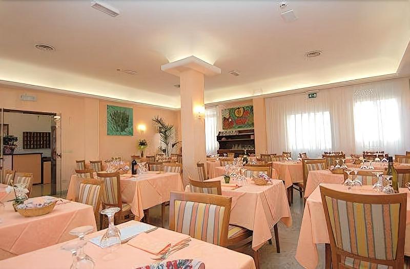 Hotel Stiefel ลินญาโน ซับเบียโดโร ภายนอก รูปภาพ