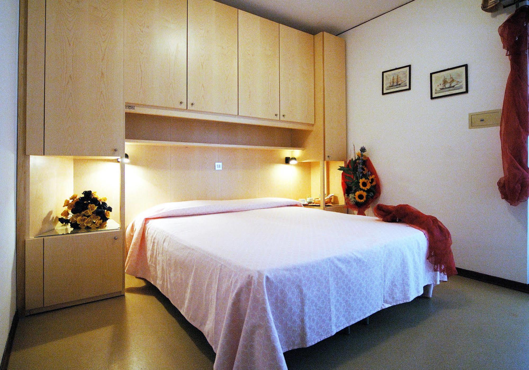 Hotel Stiefel ลินญาโน ซับเบียโดโร ภายนอก รูปภาพ
